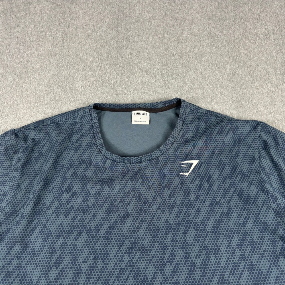 GYMSHARK Men's Critical Regular Fit T-Shirt Athletic Blue Camo Digi Print Large